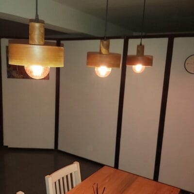 COMEDOR CON TRIO DE LAMPARAS BALCARCE OXIDO