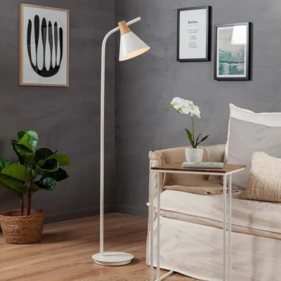 lampara de pie zenda blanco hierro y madera con pantalla cono