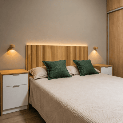 lámpara de pared inalambrica carga usb y rotación 360° madera